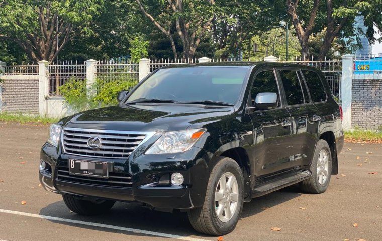 Lexus LX 570 Sport AT 2010 Hitam ISTIMEWA SEKALI BUKTIIN BGT SIAP PAKAI GRESS JAMIN SUKA SEKALI