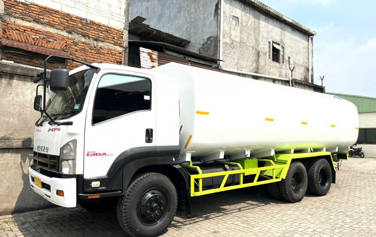 MURAH+banBARU Isuzu Giga tronton 6x2 FVM34Q tangki air 2013 limbah