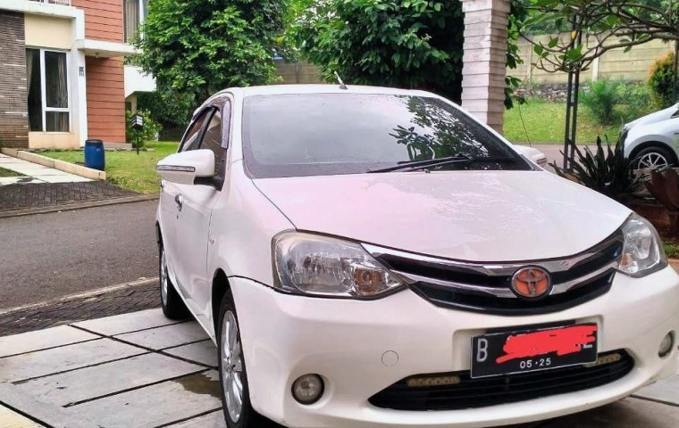 Mobil Toyota Etios Valco 2015 terbaik di Jawa Barat