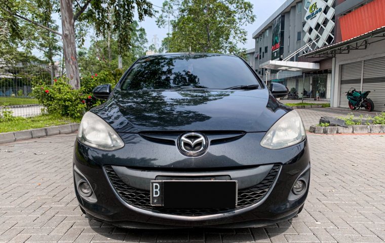 Mazda 2 V MT Manual 2012 Hatchback Hitam