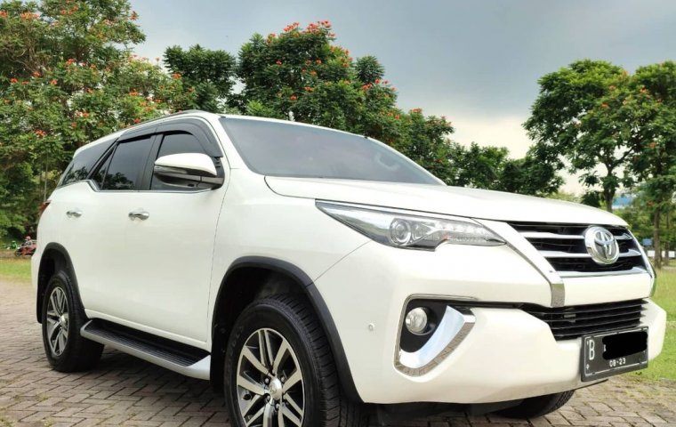 PROMO Toyota Fortuner V Tahun 2017 Putih