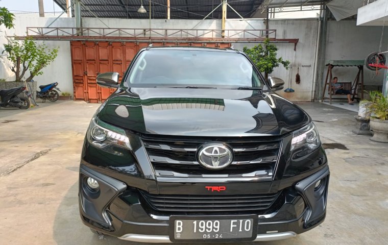 Toyota Fortuner 2.4 VRZ Trd AT 2019 Hitam Km.38