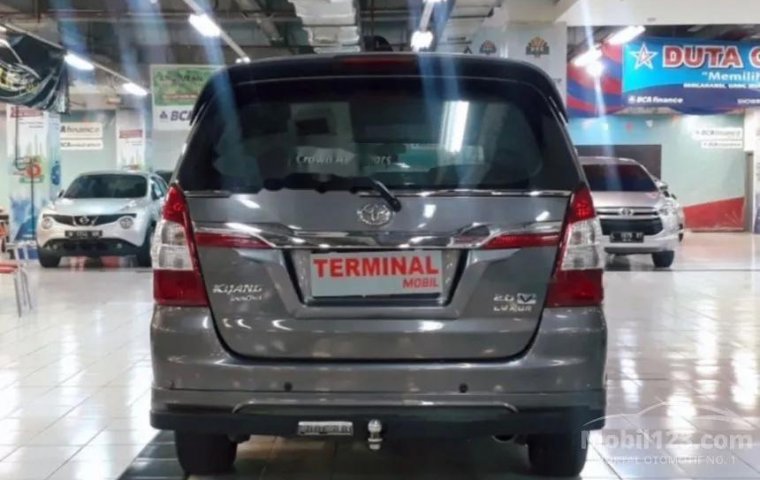 Mobil Toyota Kijang Innova 2014 V Luxury dijual, Jawa Timur