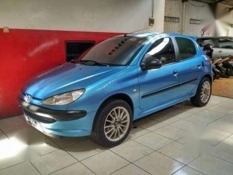 Dijual mobil Pribadi Peugeot 206  Warna Biru Benhure