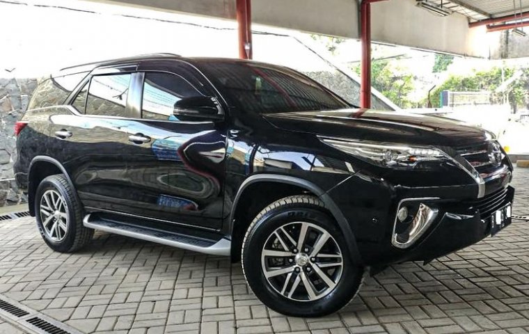 Toyota Fortuner VRZ AT 2017 Hitam Siap Pakai Murah Bergaransi DP 55Juta