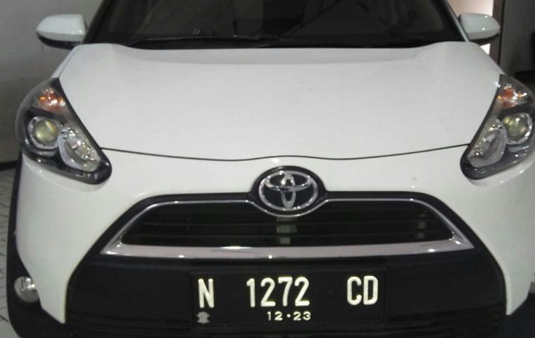 Toyota Sienta V 2016