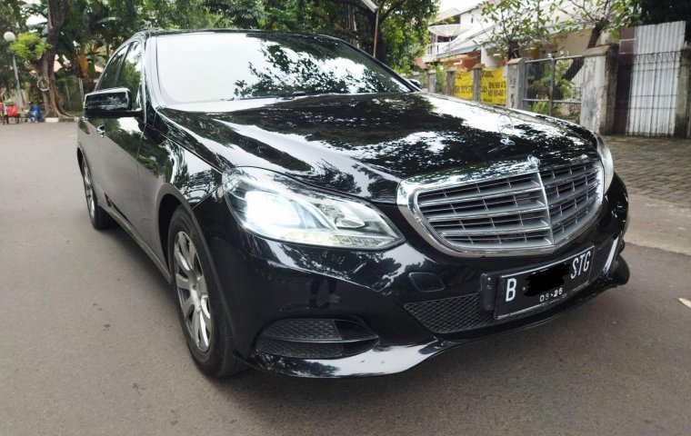 Mercedes-Benz E-Class E 200 2016 Hitam