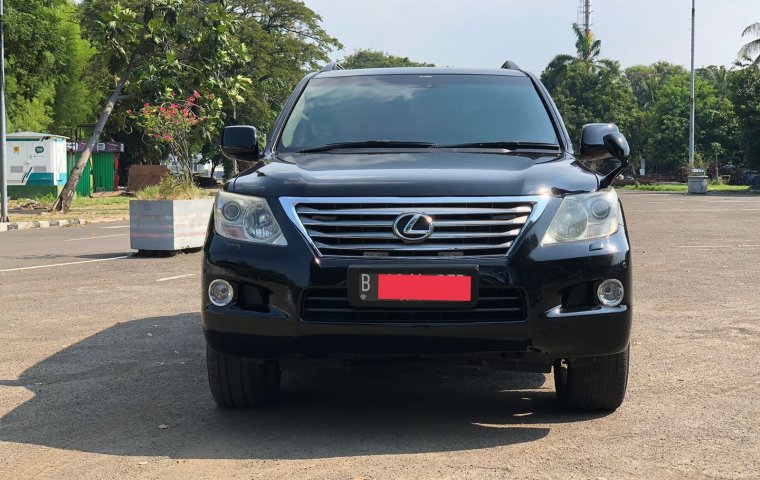 Lexus LX 570 2010 Hitam