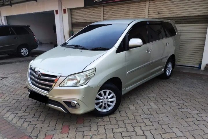 Toyota Kijang Innova 2.0 G 2013 Silver