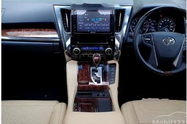 Toyota Alphard 2020 DKI Jakarta dijual dengan harga termurah
