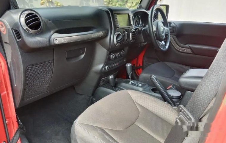 DKI Jakarta, Jeep Renegade 2014 kondisi terawat