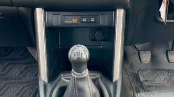 Toyota Venturer 2.4 Q M/T Diesel 2019
