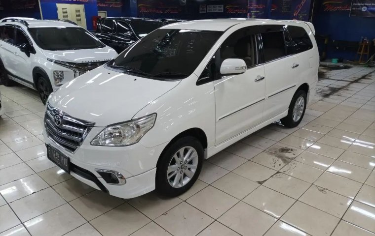 Toyota Kijang Innova V Luxury 2014