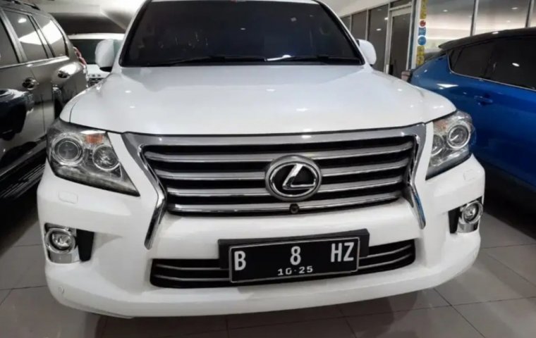 Lexus LX 570 Sport 2014 Putih