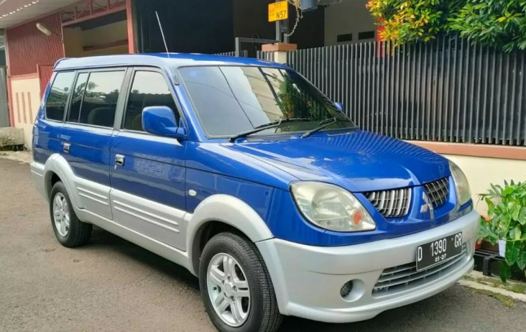 Mitsubishi Kuda Grandia 2004