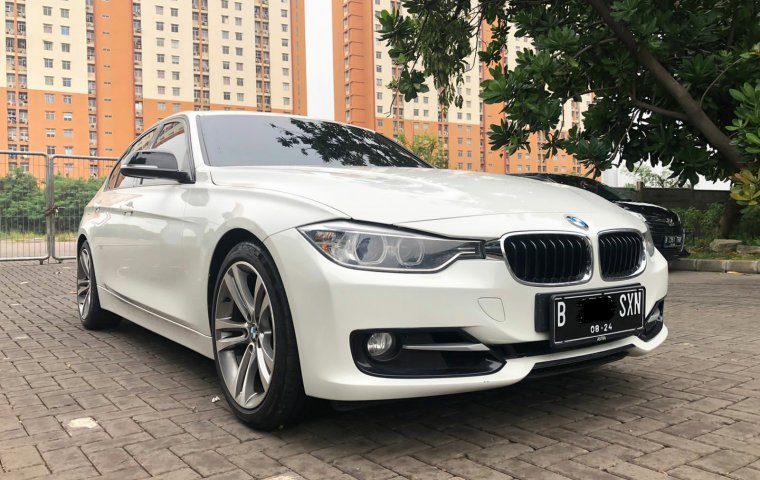 BMW 3 Series 328i 2014 Putih