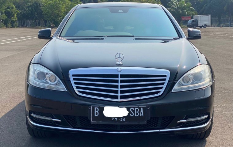 MERCEDES-BENZ S300 AT HITAM 2011 DISKON SAMPE RATUSAN JUTA RUPIAH!!