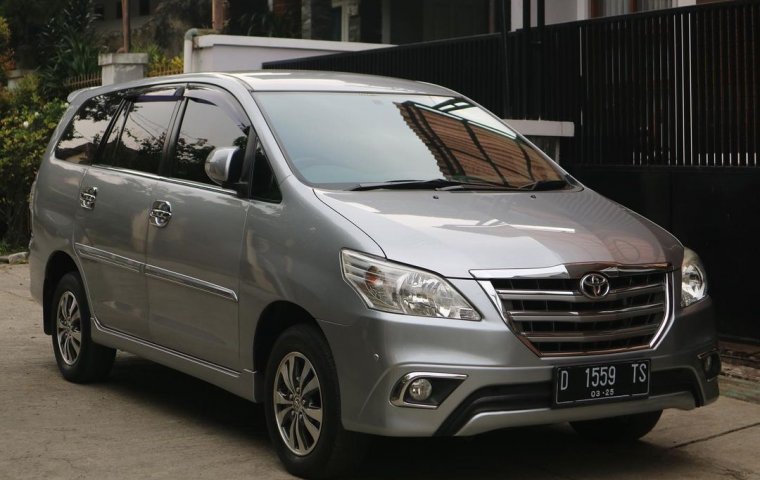 Toyota Kijang Innova V 2015 Abu-abu