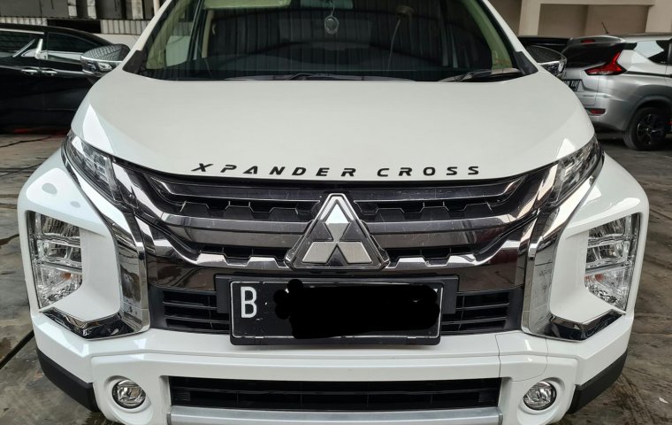 Mitsubishi Xpander Cross Premium AT ( Matic ) 2021 Putih  Km 23rban Siap Pakai