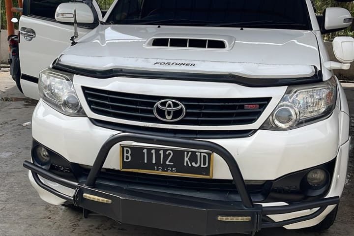 Toyota Fortuner 2.4 G VNT  MT 2015 SUV