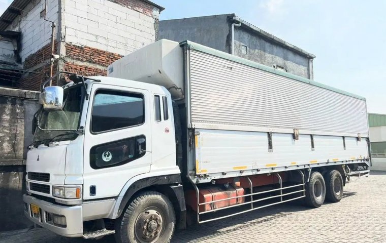 Mitsubishi Fuso build up tronton 6x2 wingbox 2010 FU510UZ 6D 40 6D40