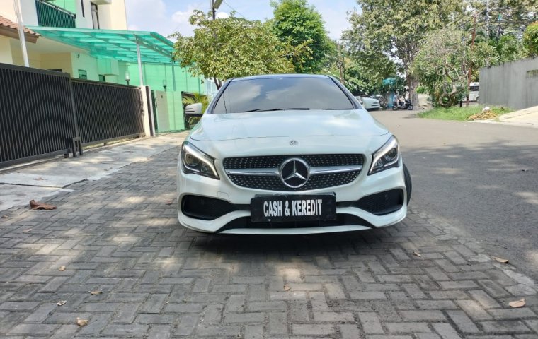 Mercedes-Benz CLA 200 AMG Line 2018