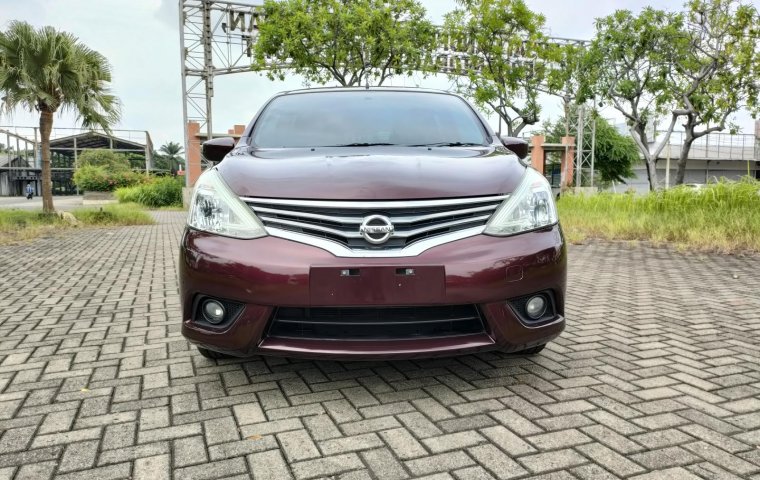 Nissan Grand Livina XV 2013