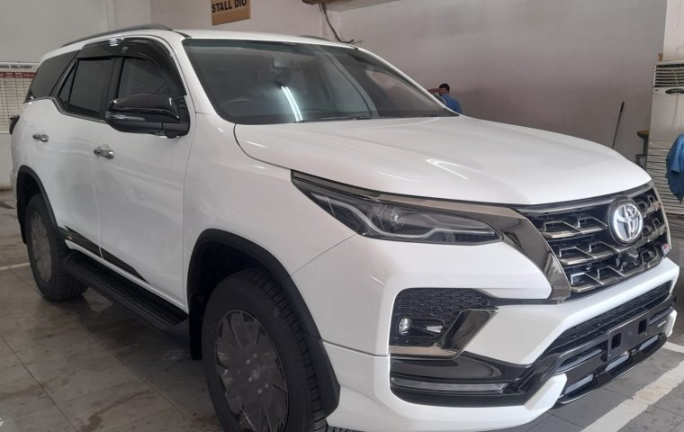 Toyota Fortuner New  4x2 2.8 A/T DSL GR Sport 2022 Putih