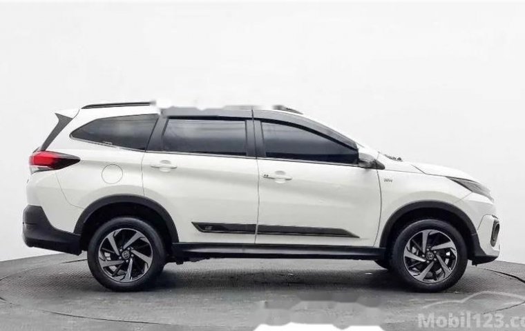 Mobil Toyota Rush 2022 S terbaik di DKI Jakarta