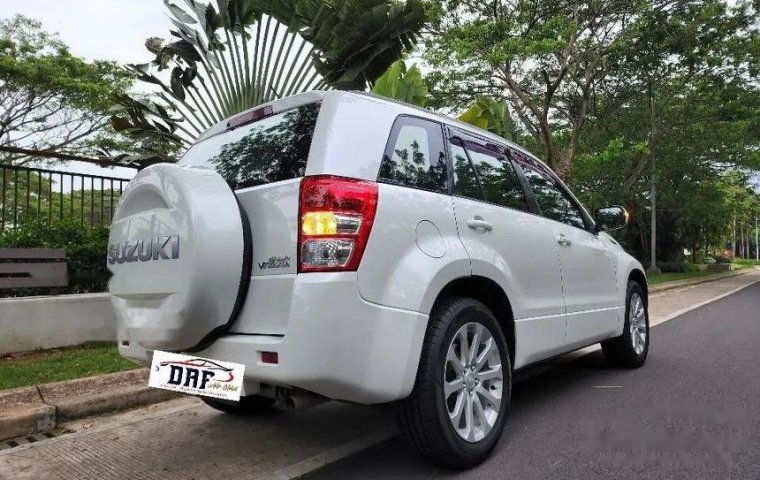 Mobil Suzuki Grand Vitara 2014 2.4 terbaik di Jawa Barat