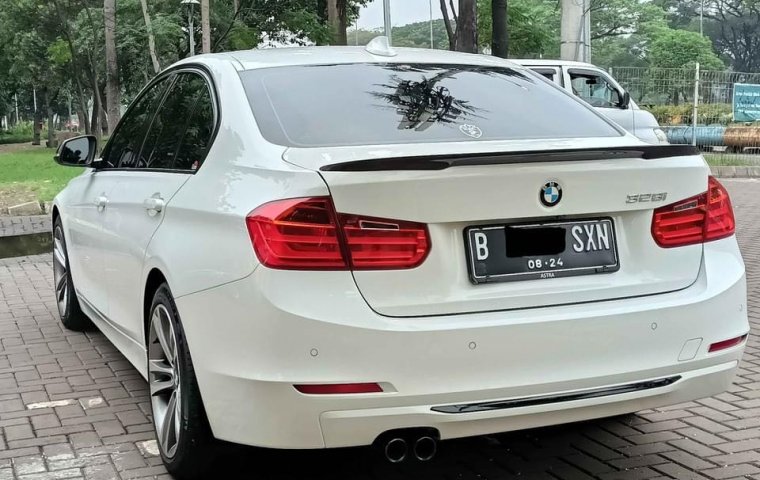 BMW 3 Series 328i 2014 Putih