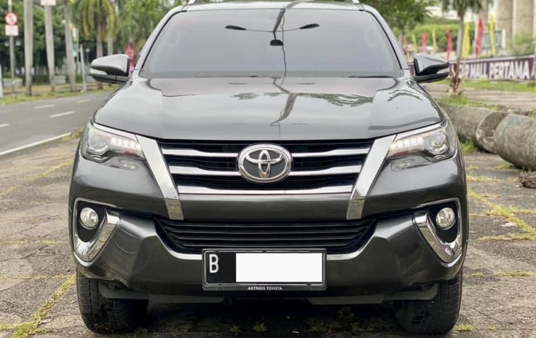 Toyota Fortuner 2.4 VRZ AT 2017 Abu-abu