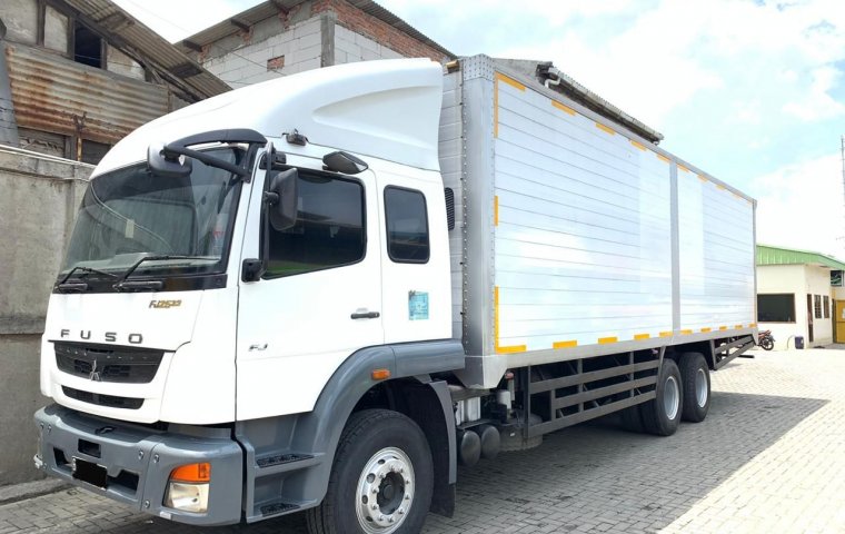 MURAH+banBARU Mitsubishi Fuso tronton 6x2 box aluminium 2017 alumunium