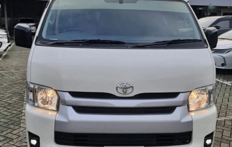 PROMO All New Toyota Hiace Commuter 2022 Jabodetabek