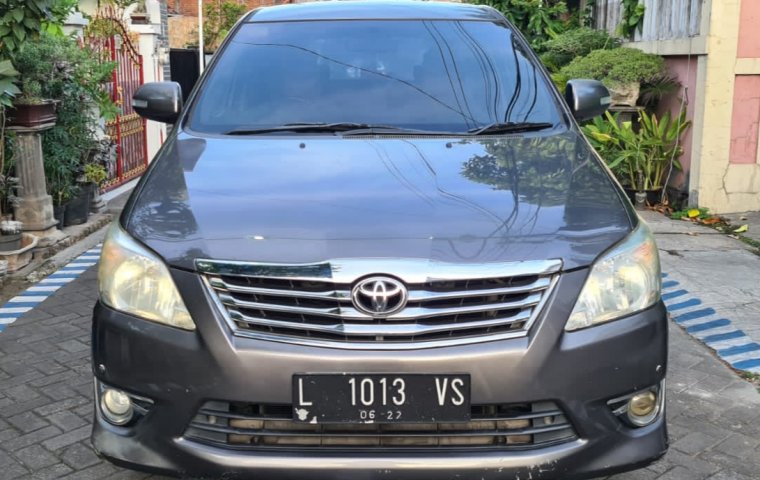Toyota Kijang Innova V A/T Gasoline 2012 Abu-abu