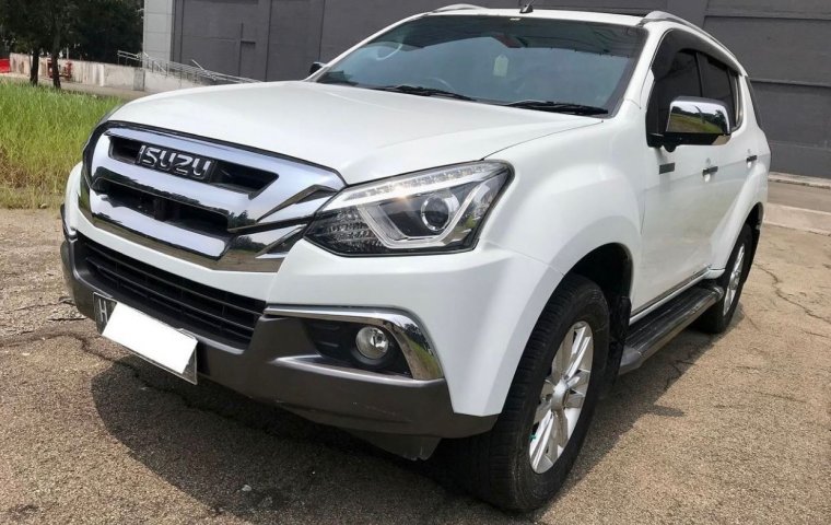 Isuzu MU-X Premiere 2017 Putih