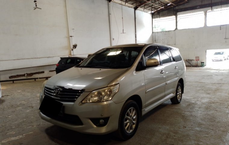 Toyota Kijang Innova V 2013