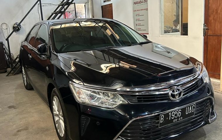 Toyota Camry V 2018 AT Hitam