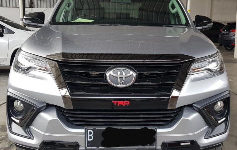 Toyota Fortuner VRZ TRD A/T ( Matic Diesel ) 2019 Silver Kick Sensor Siap Pakai