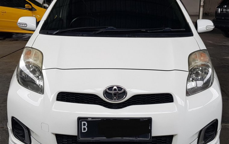 Toyota Yaris E A/T ( Matic ) 2012/ 2013 Putih Tangan 1 Good Condition
