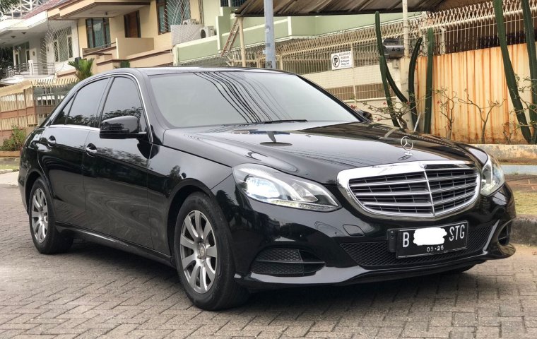 Mercedes-Benz E-Class E 200 2016 KM LOW