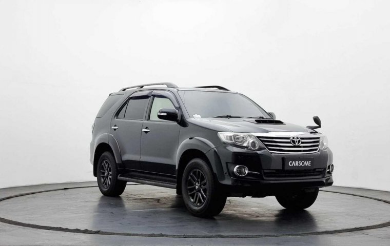 Toyota Fortuner 2.4 G AT Hitam