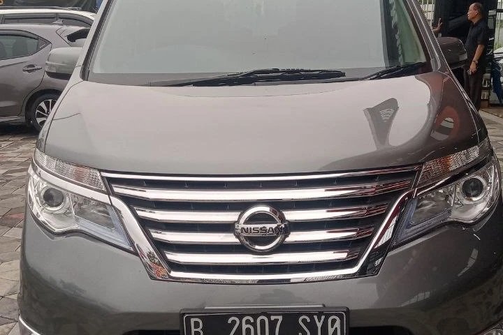 Nissan Serena Highway Star Tahun 2018 km rendah kondisi istimewa