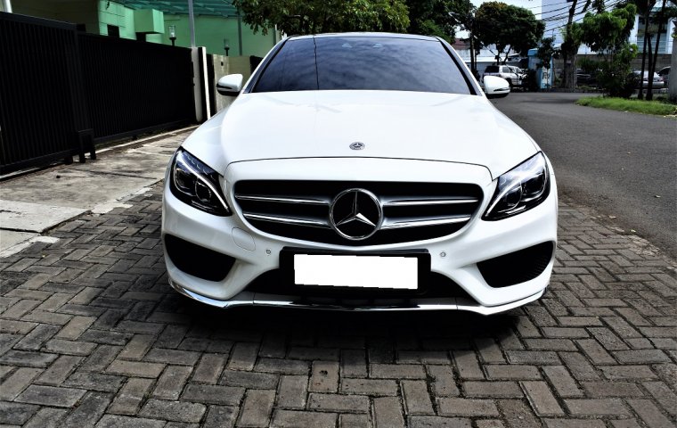 Mercedes-Benz C-Class C 300 AMG Line 2018 Kilometer Antik Asli