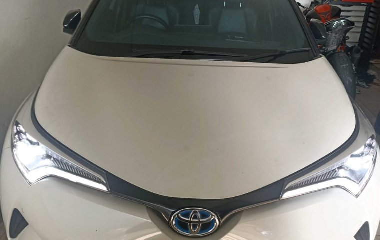 Toyota C-HR 1.8 L HV CVT Dual Tone 2019