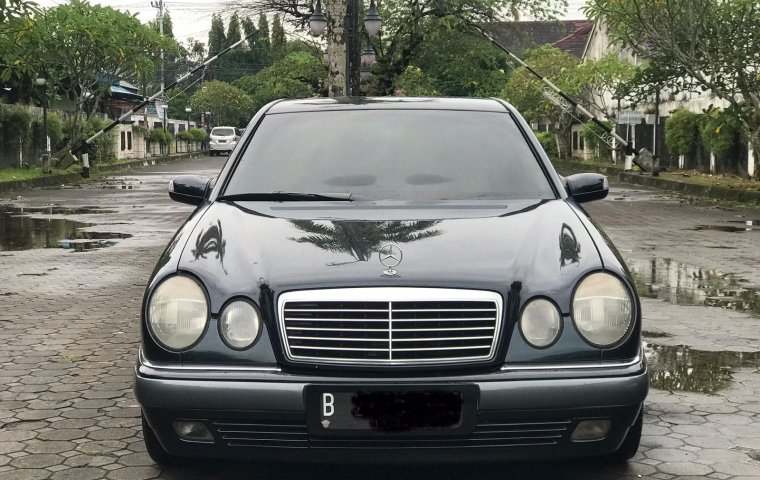 Mercedes Benz E320 W210 1997