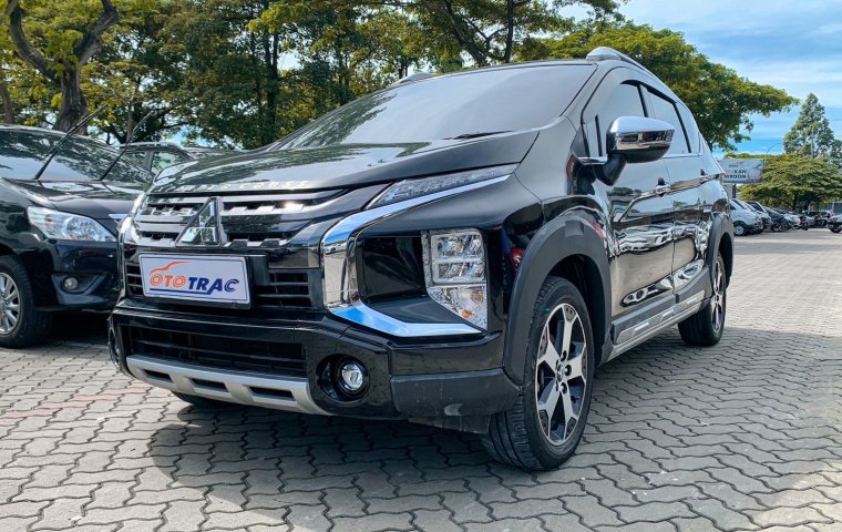 Mitsubishi Xpander Cross Premium Package AT 2021 Hitam Good Condition