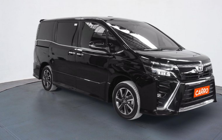 Toyota Voxy 2.0 AT 2018 Hitam