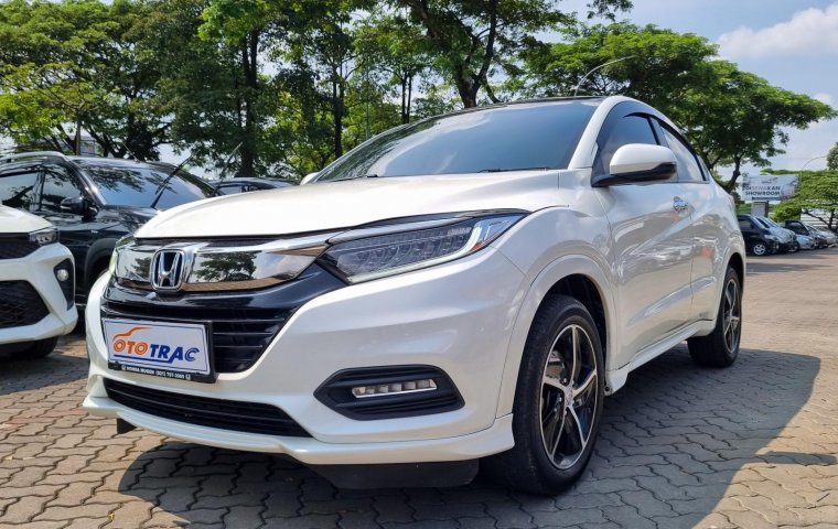 HONDA HRV PRESTIGE 1.8 CVT AT MATIC 2018 FACELIFT PUTIH , KM LOW 15RB!!