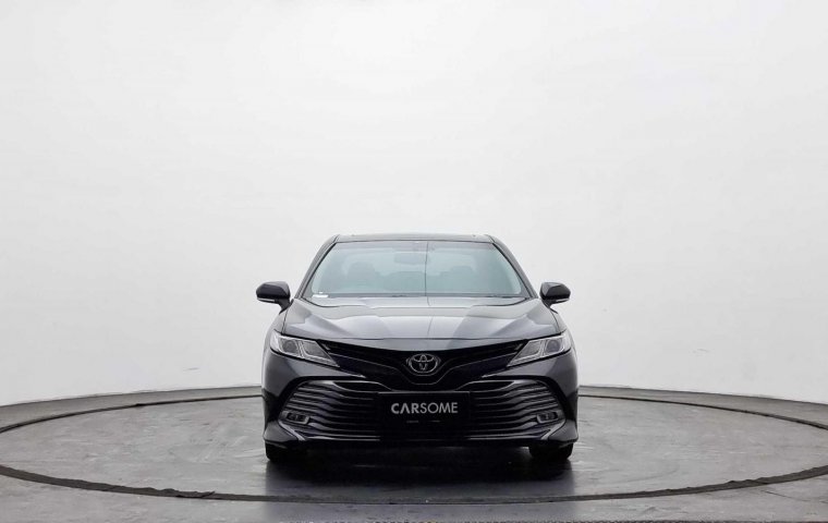 Toyota Camry V AT 2019 Hitam